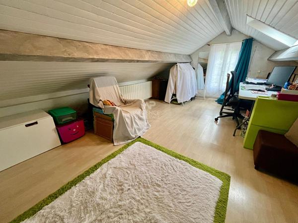 Maison Vaureal 6 pièce(s) 109.92 m2 €359 900 ** - Référence 2269
