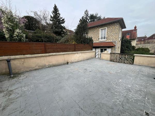Maison Vaureal 6 pièce(s) 109.92 m2 €359 900 ** - Référence 2269