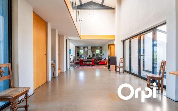 Maison à vendre    5 pièces • 198,99 m2 Lozanne