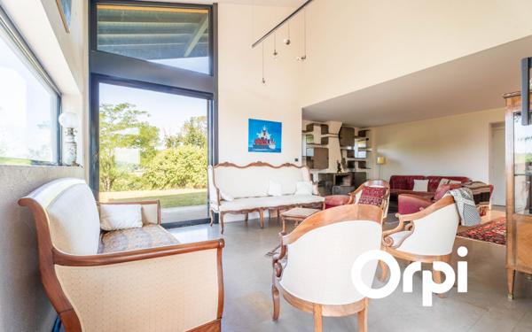 Maison à vendre    5 pièces • 198,99 m2 Lozanne