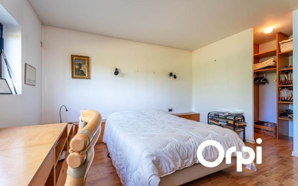 Maison à vendre    5 pièces • 198,99 m2 Lozanne