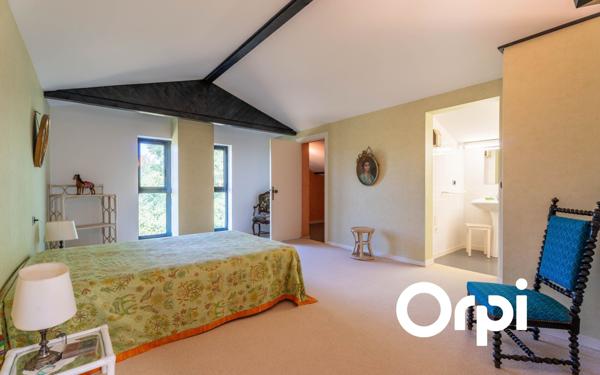 Maison à vendre    5 pièces • 198,99 m2 Lozanne