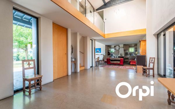 Maison à vendre    5 pièces • 198,99 m2 Lozanne