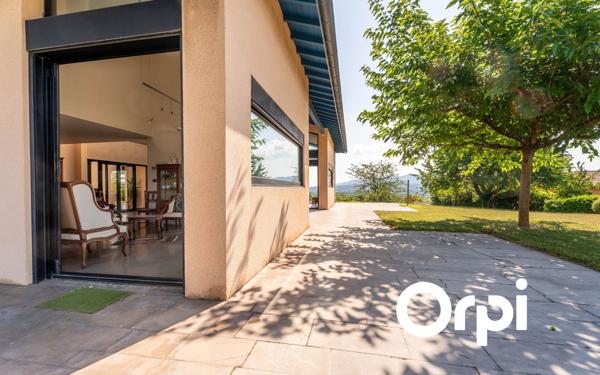 Maison à vendre    5 pièces • 198,99 m2 Lozanne