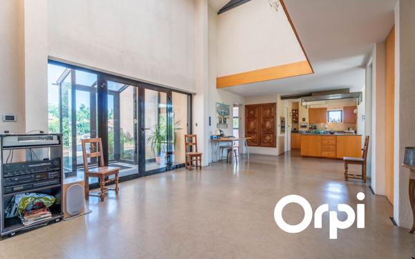 Maison à vendre    5 pièces • 198,99 m2 Lozanne