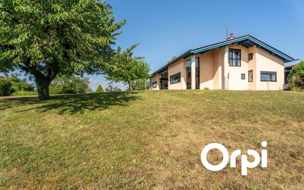 Maison à vendre    5 pièces • 198,99 m2 Lozanne