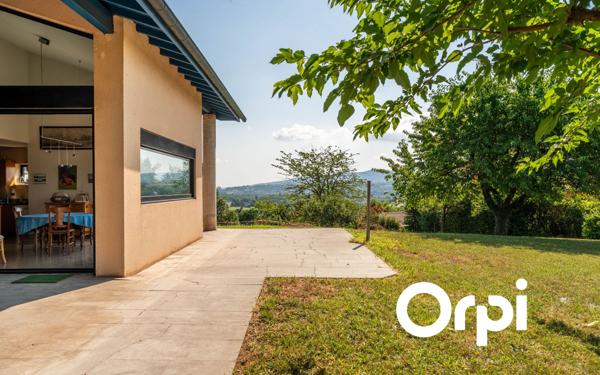 Maison à vendre    5 pièces • 198,99 m2 Lozanne