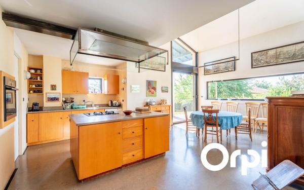 Maison à vendre    5 pièces • 198,99 m2 Lozanne