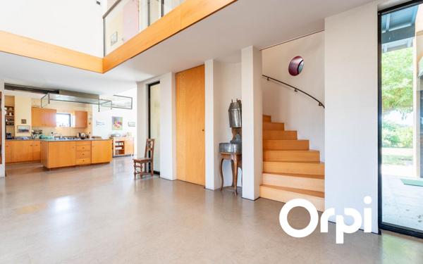 Maison à vendre    5 pièces • 198,99 m2 Lozanne