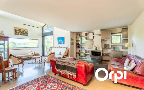 Maison à vendre    5 pièces • 198,99 m2 Lozanne