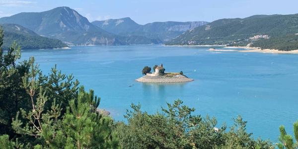 Appartement 4 pièces de 77.5 m² avec jardin de 165 m²