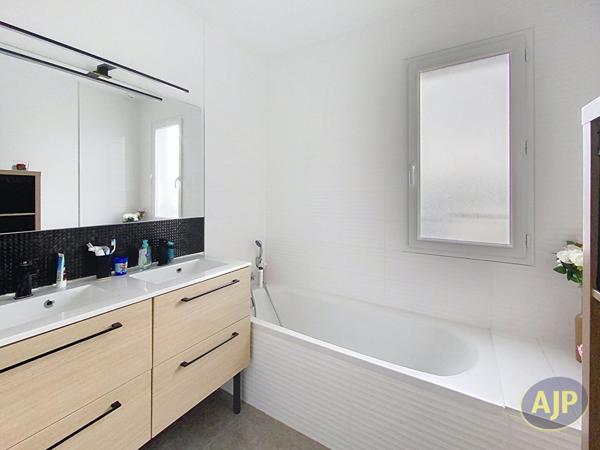 Vente maison Le Taillan Medoc : 340 000 € - AJP Castelnau Immobilier