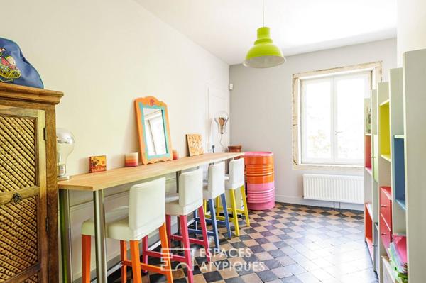 Maison familiale en pisé avec piscine