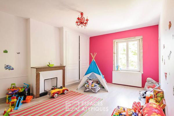 Maison familiale en pisé avec piscine