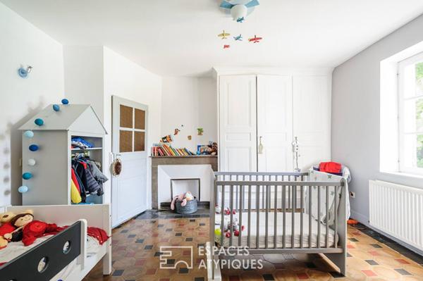 Maison familiale en pisé avec piscine