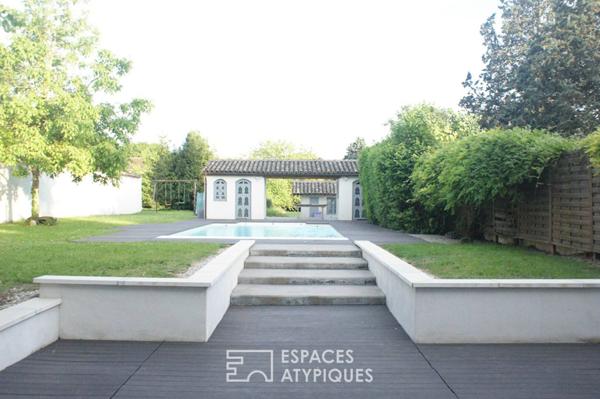 Maison familiale en pisé avec piscine