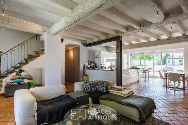 Maison familiale en pisé avec piscine