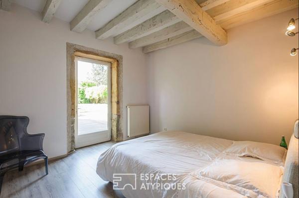 Maison familiale en pisé avec piscine