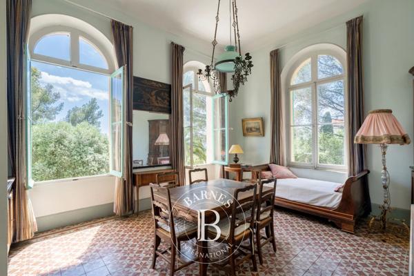 Saint-Raphaël, Villa 7 Chambres -  435 m² à vendre