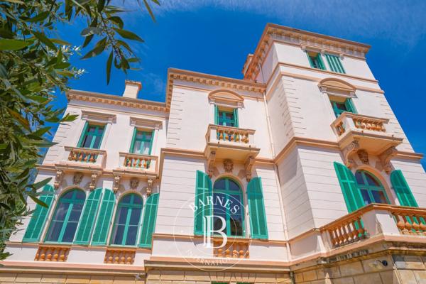 Saint-Raphaël, Villa 7 Chambres -  435 m² à vendre