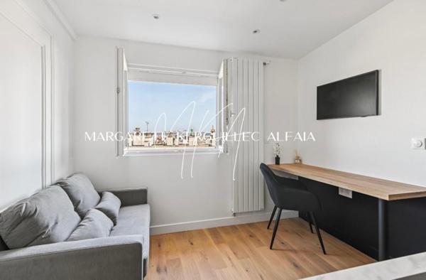 Studio refait à neuf très bien optimisé, dernier étage et lumineux en Dpe D