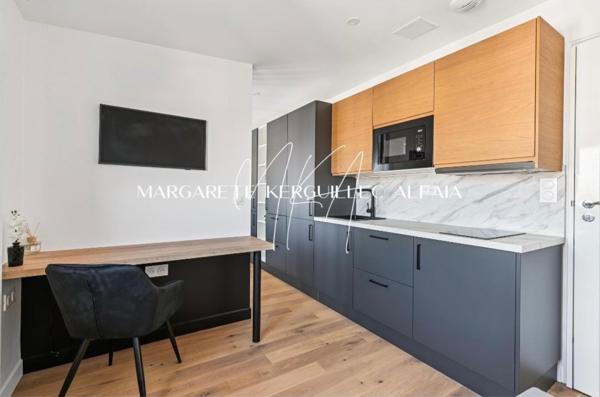 Studio refait à neuf très bien optimisé, dernier étage et lumineux en Dpe D