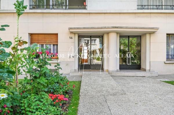 Studio refait à neuf très bien optimisé, dernier étage et lumineux en Dpe D