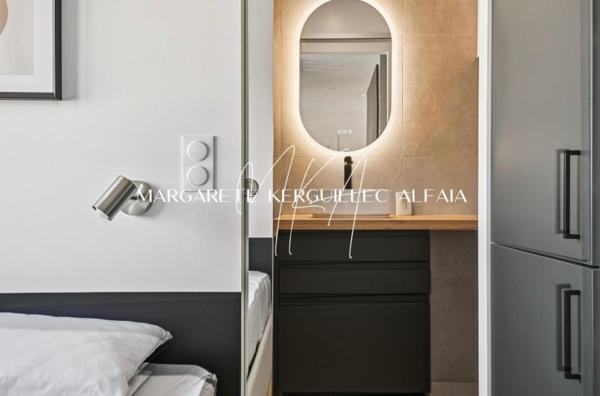 Studio refait à neuf très bien optimisé, dernier étage et lumineux en Dpe D