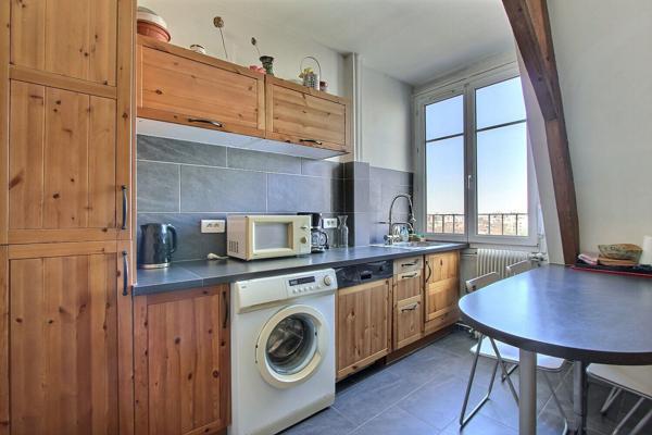 GRAND ET CHARMANT 2 PIECES A 4 MN DU METRO GABRIEL PERI AVEC VUE TOUR EIFFEL