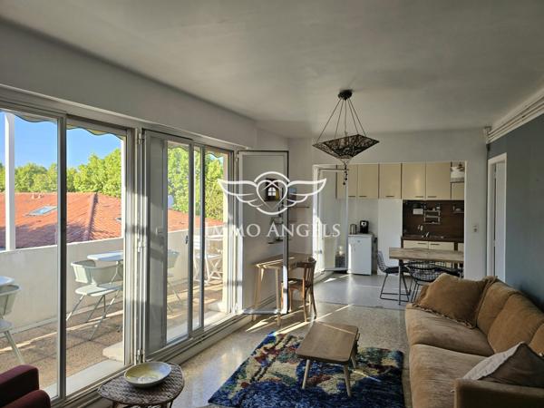 T2 Dernier étage traversant – Extérieur 19 m² – Montpellier centre-ville