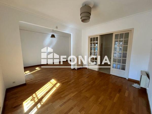 Location Appartement 5 pièces 130 m² - 17 RUE TURGOT Nimes 30000