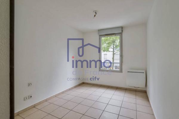 Appartement T4  90 m² - récent - balcons  Villeurbanne