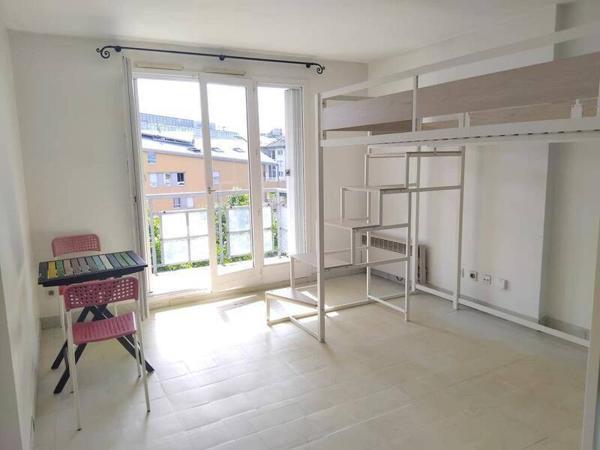 Appartement 1 pièce                                        - 38000 Grenoble Réf : 5103