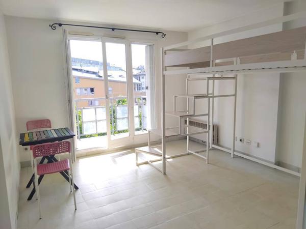Appartement 1 pièce                                        - 38000 Grenoble Réf : 5103