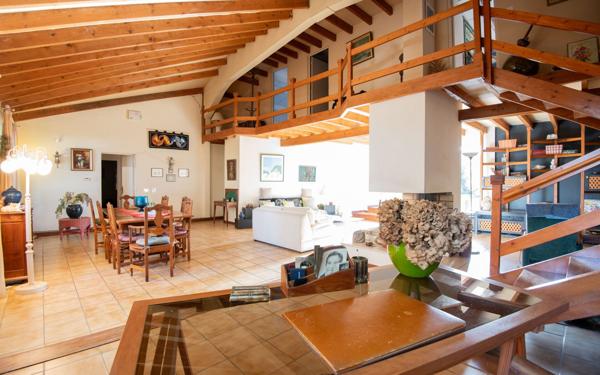 Maison à vendre    2 pièces •  Pechbonnieu