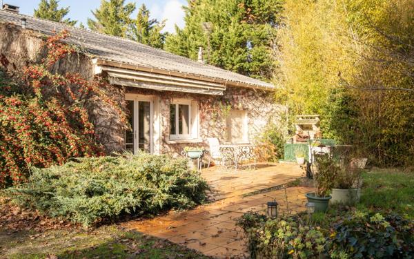 Maison à vendre    2 pièces •  Pechbonnieu