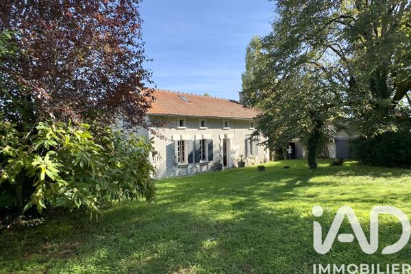 Maison à vendre 5 pièces 145 m² Condéon