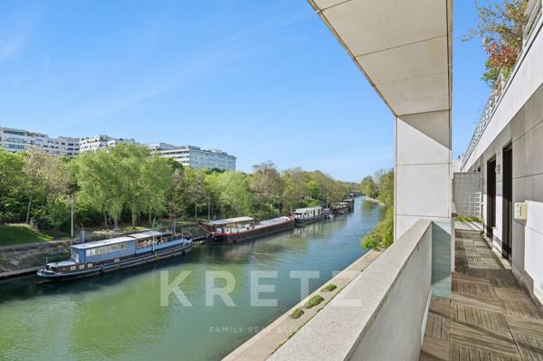 Maison contemporaine de 400m2 en bord de Seine avec roof top