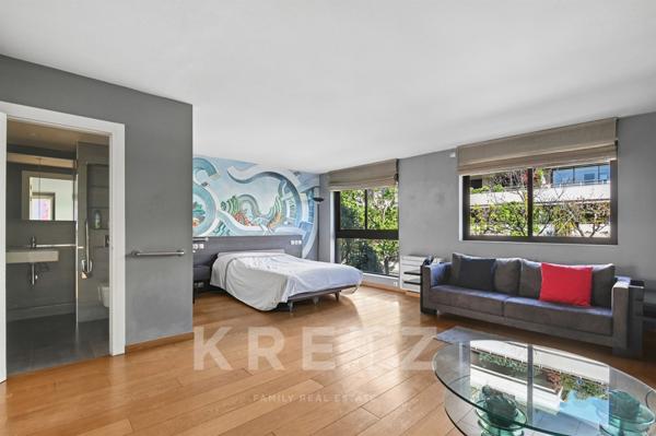 Maison contemporaine de 400m2 en bord de Seine avec roof top