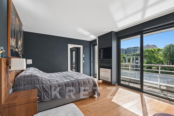 Maison contemporaine de 400m2 en bord de Seine avec roof top