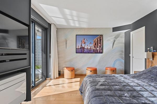 Maison contemporaine de 400m2 en bord de Seine avec roof top