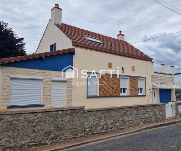 MAISON INDIVIDUELLE – 2 GARAGES – GRANDE TERRASSE