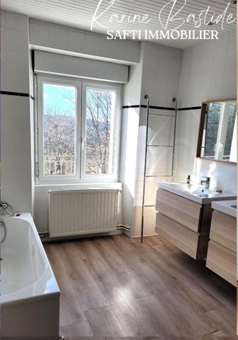 Immeuble mixte a vocation de commerce et d habitation