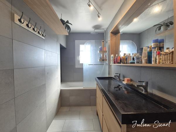 Villa 3 faces avec piscine