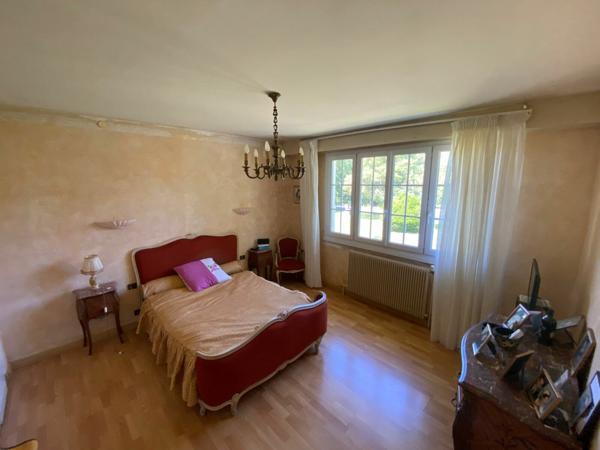 Maison à vendre    6 pièces •  Saint-Sulpice-et-Cameyrac