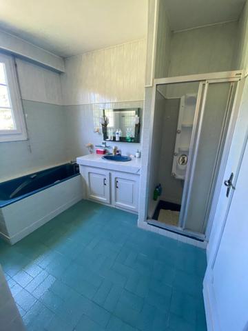 Maison à vendre    6 pièces •  Saint-Sulpice-et-Cameyrac