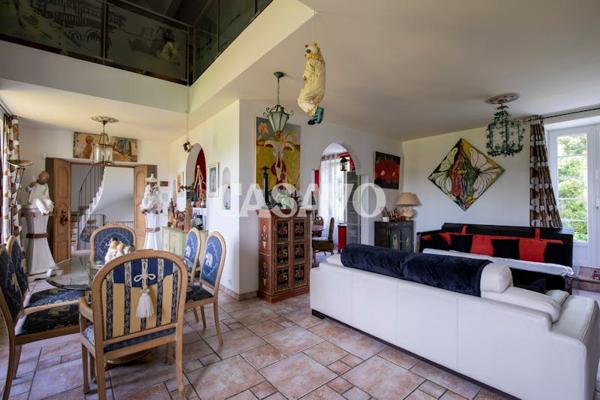 Vente Maison 7 pièces de 472m² - 30610 Sauve