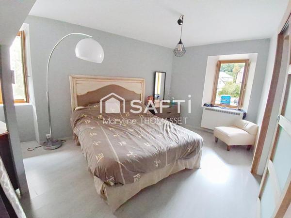 maison rénovée au centre du village