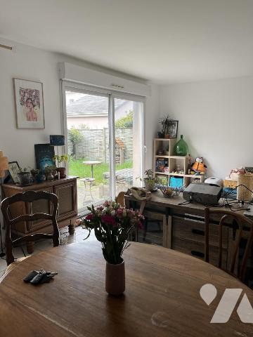 NANTES, proche Beauséjour Massacre. Maison de 2001 de 4 pièces avec garage + parking. Libre