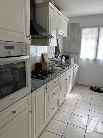 NANTES, proche Beauséjour Massacre. Maison de 2001 de 4 pièces avec garage + parking. Libre